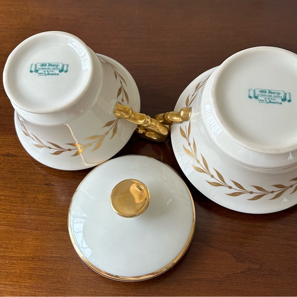 Jefferson by Old Ivory Syracuse China Gold Laurel Footed Creamer and Sugar Bowl - Picture 6 of 12